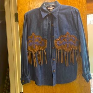 Women’s denim western cape shirt w/fringe size 8